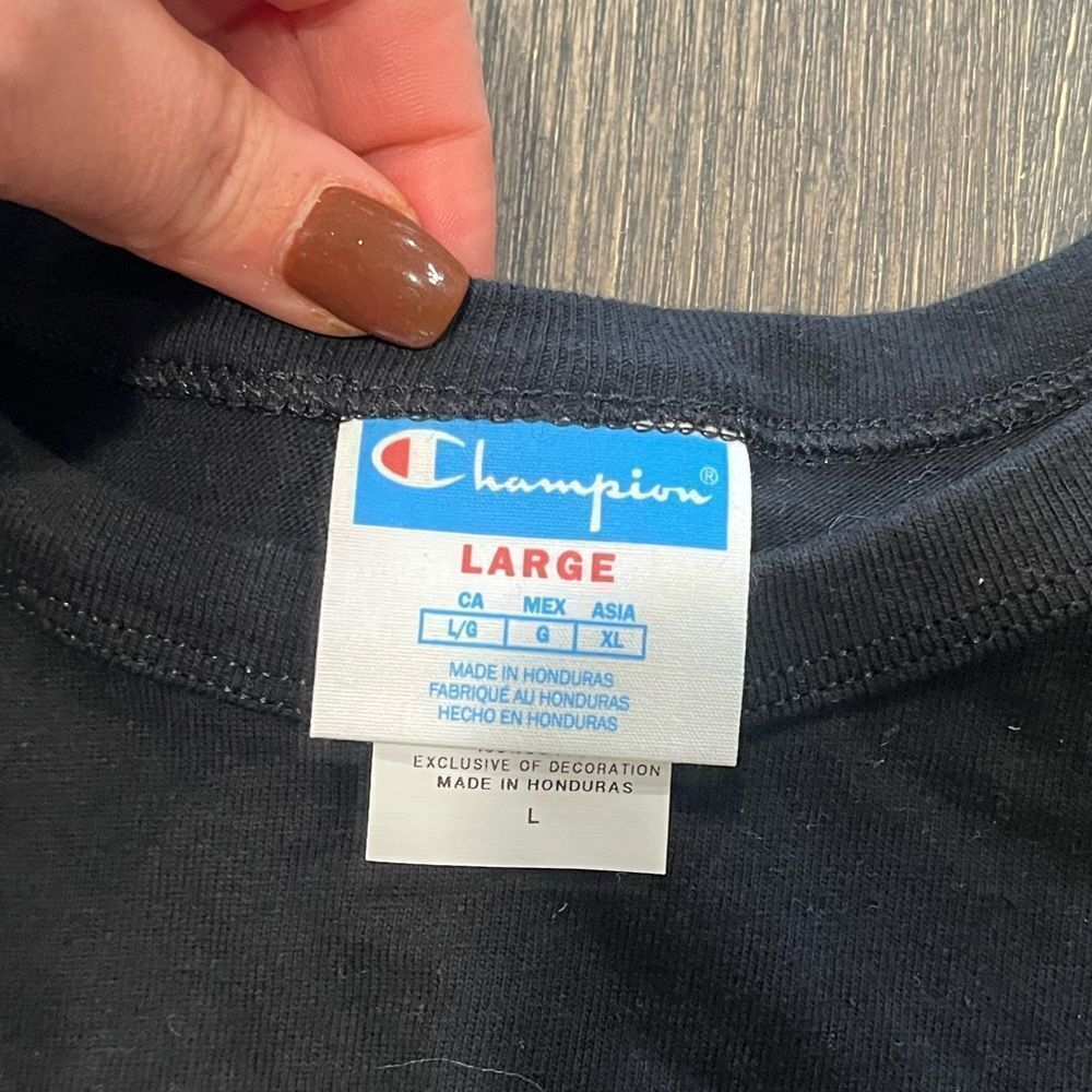 NWT Champion Black Graphic Crop Top - Size L - Picture 3 of 4